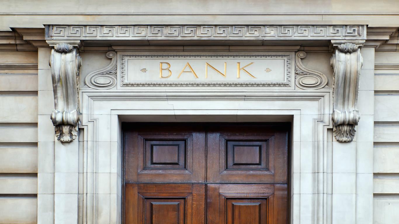 11) Financial institution managers and directors £53,322